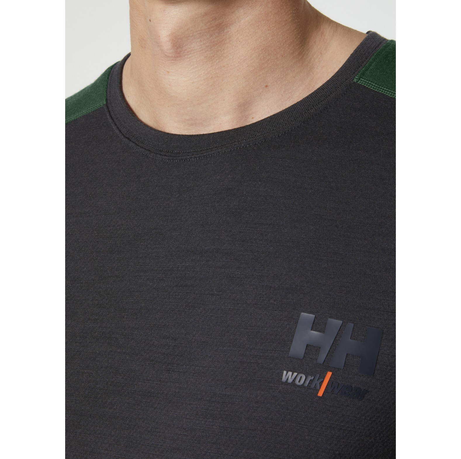 Helly Hansen Crewneck  Rundhalshemd Lifa Merino langarm Green Ebony - bei KOX online bestellen | XXHH75106GR