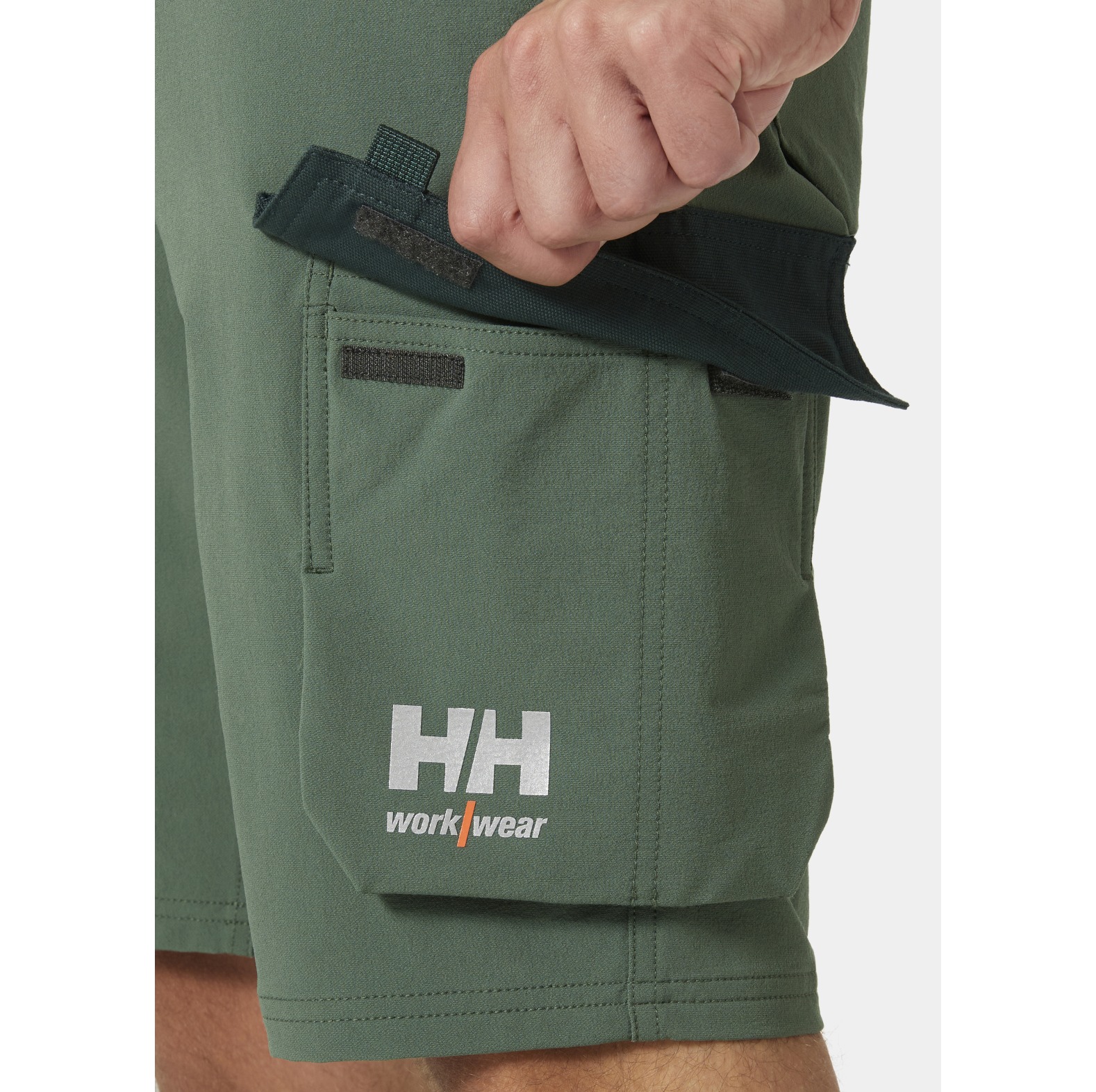 Short de travail Helly Hansen Oxford 4X Cargo Spruce / Darkest Spruce - commander en ligne chez KOX | XXHH77508GR