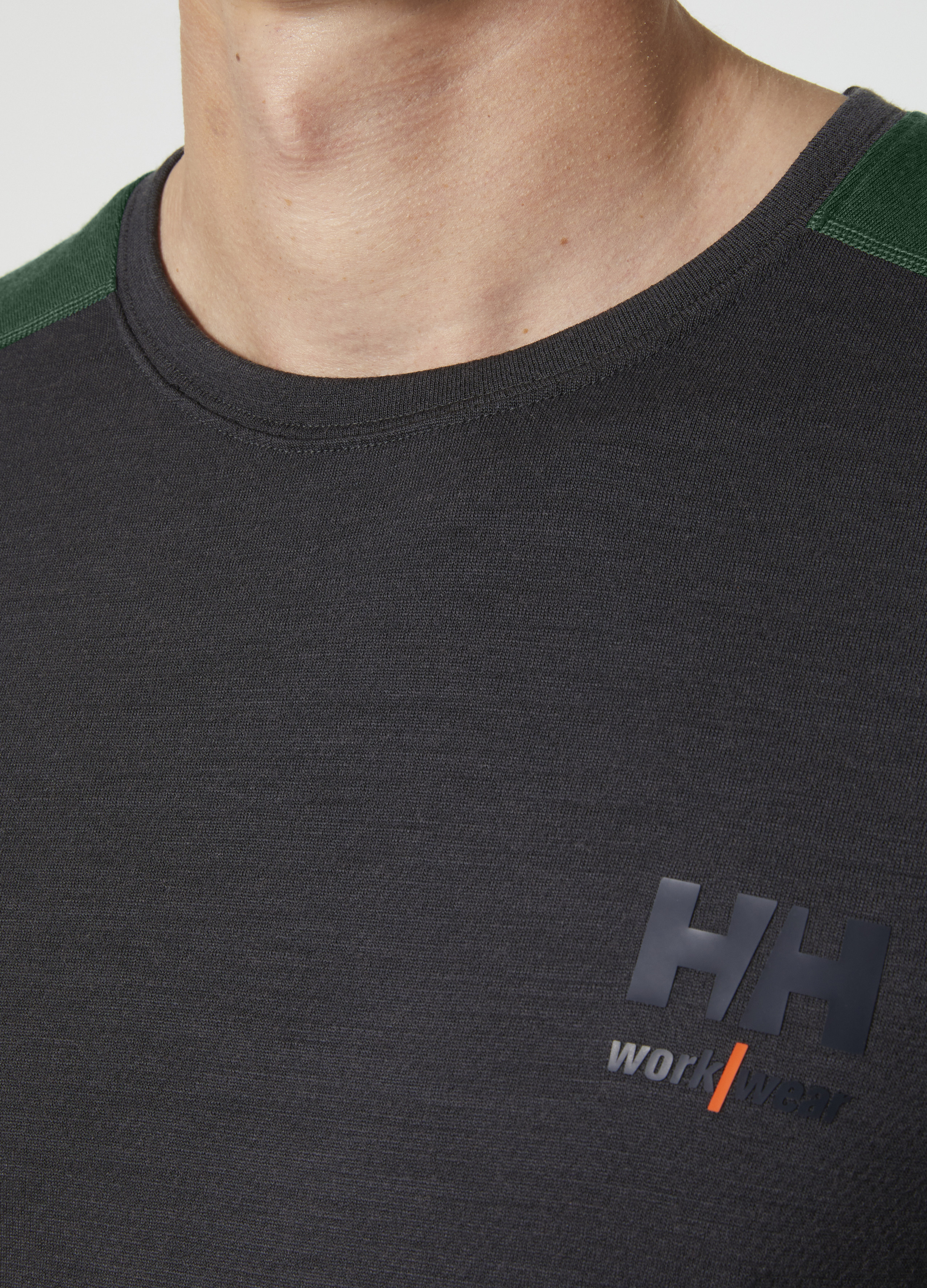 Helly Hansen Crewneck  Rundhalshemd Lifa Merino langarm Green Ebony - bei KOX online bestellen | XXHH75106GR