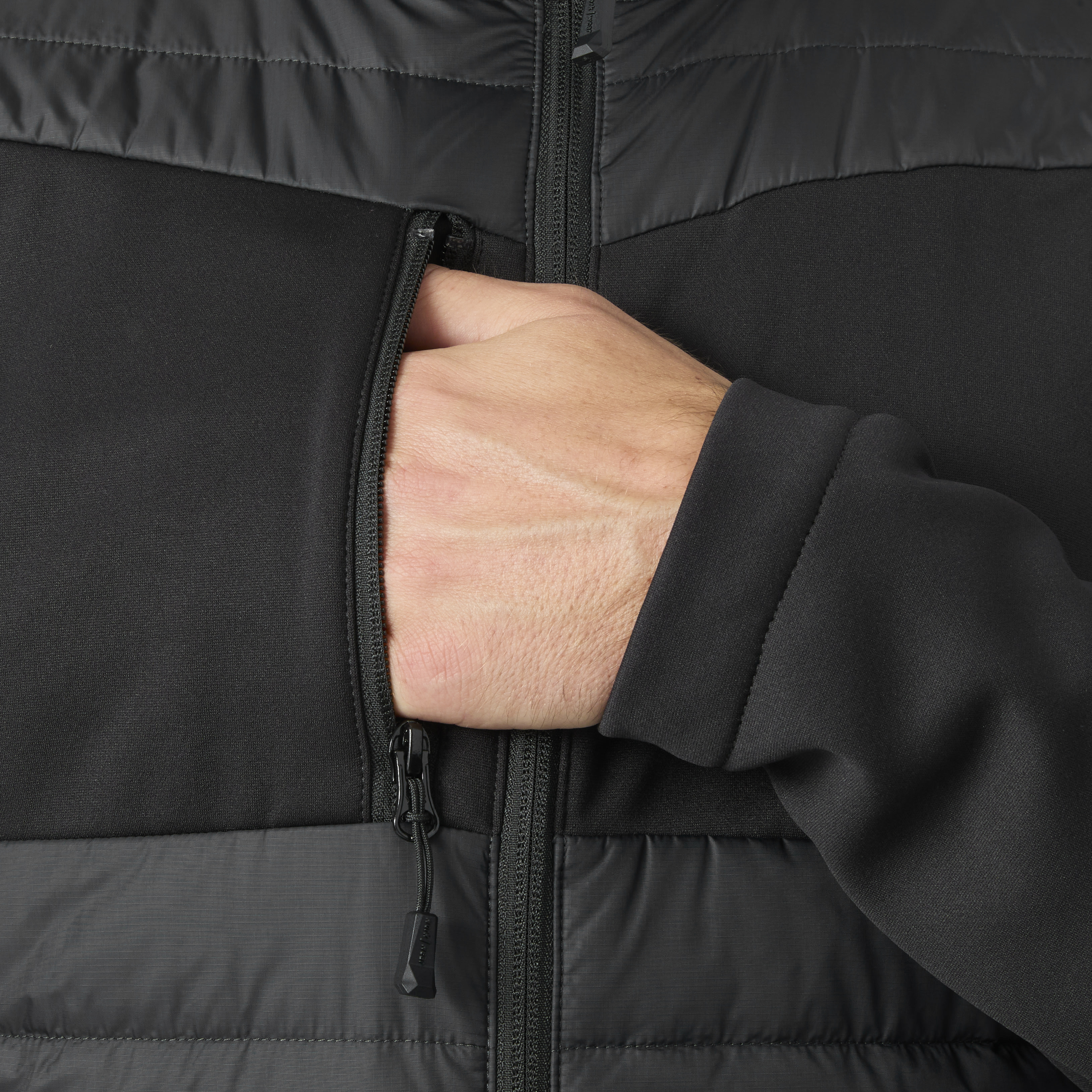 Helly Hansen Hybrid Insulated Jacke Black - bei KOX online bestellen | XXHH73370S