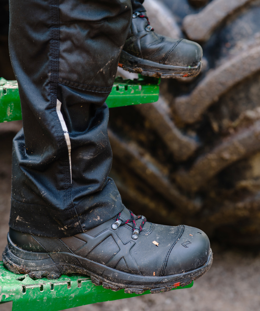 Haix Arbeitsschuhe / Sicherheitsschuhe Black Eagle Safety 54 Mid Schwarz / Rot - bei KOX online bestellen | XX73407