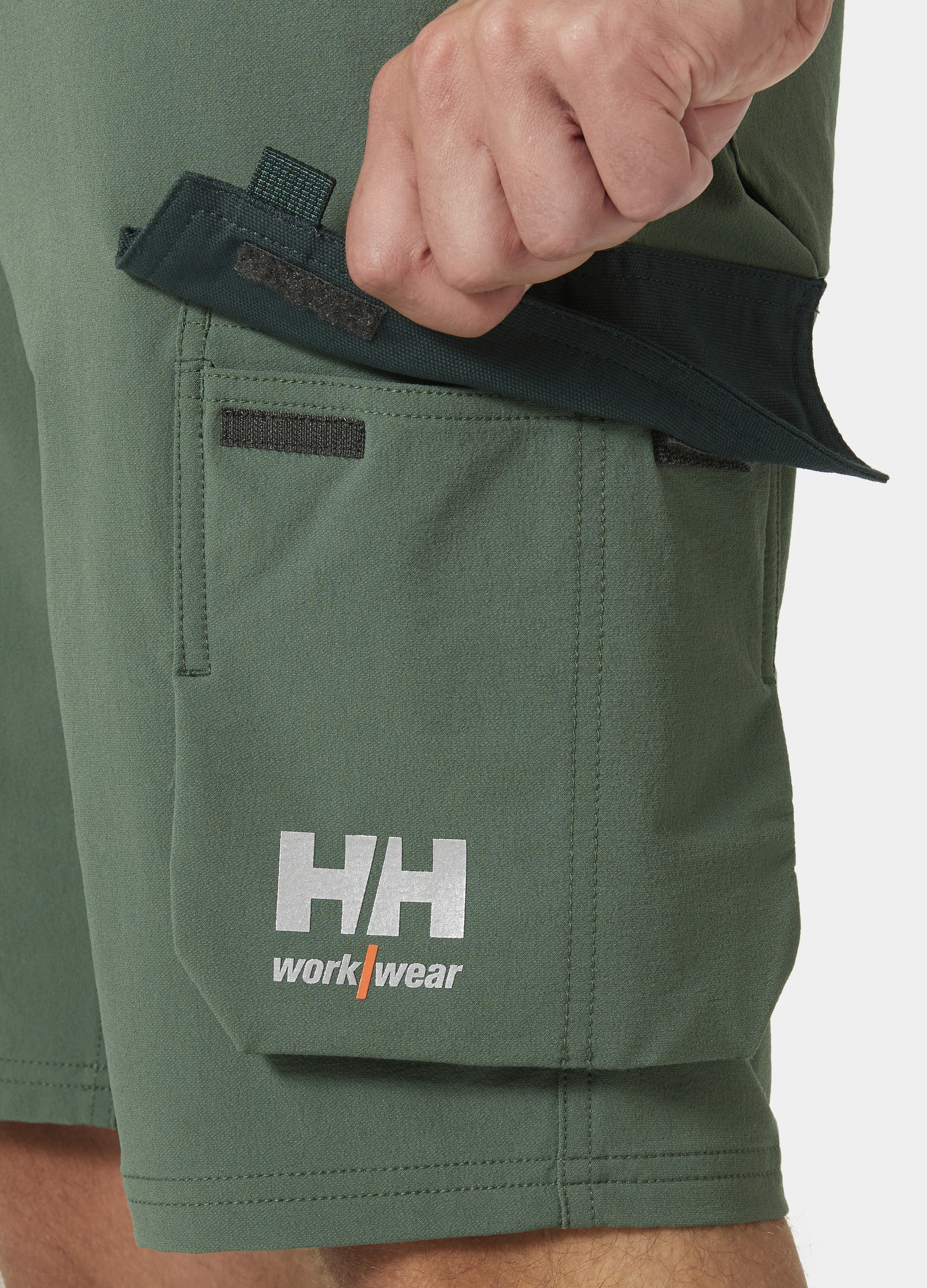 Short de travail Helly Hansen Oxford 4X Cargo Spruce / Darkest Spruce - commander en ligne chez KOX | XXHH77508GR