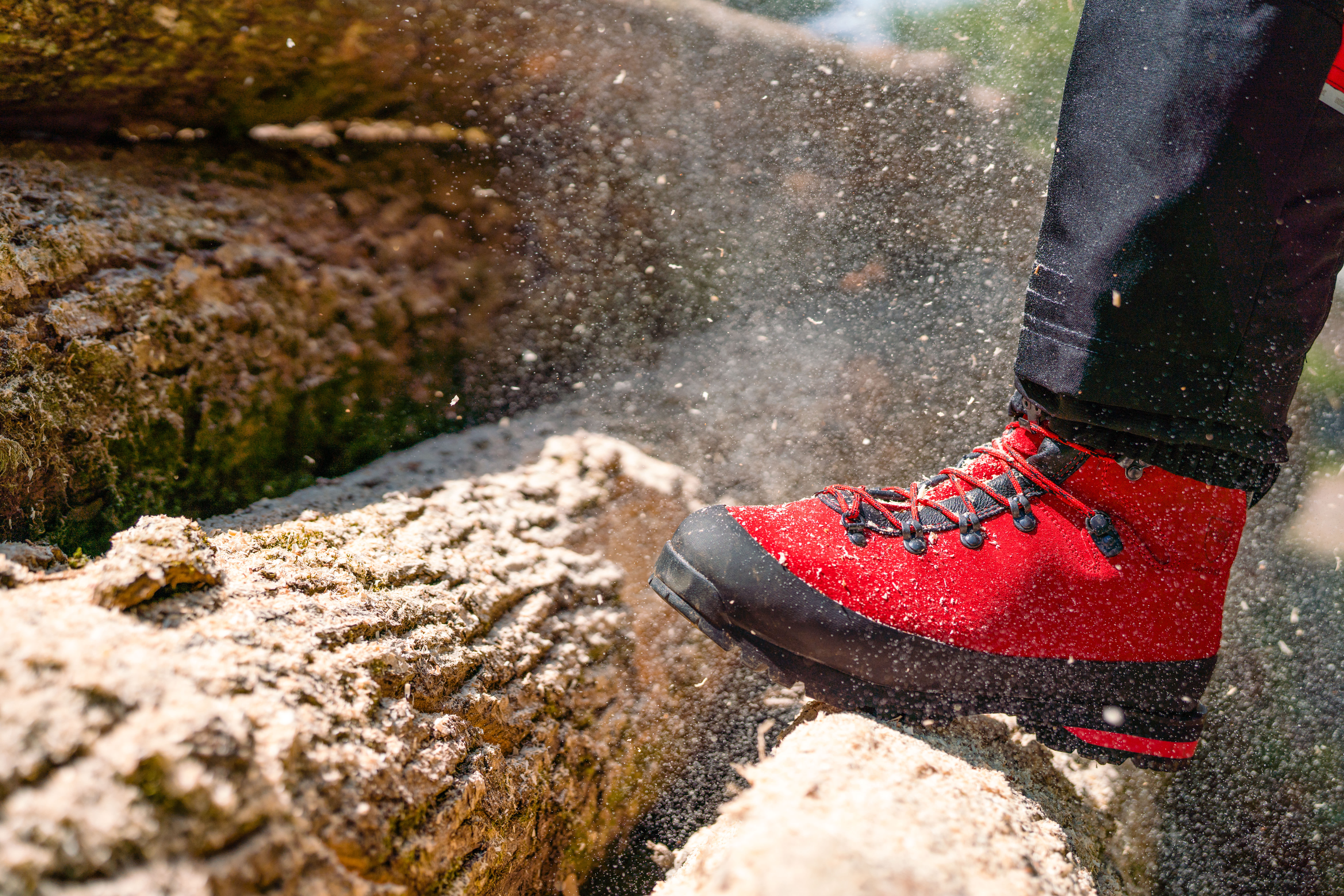 Bottes anti-coupures KOX DUE Rouge - commander en ligne chez KOX | XX73131