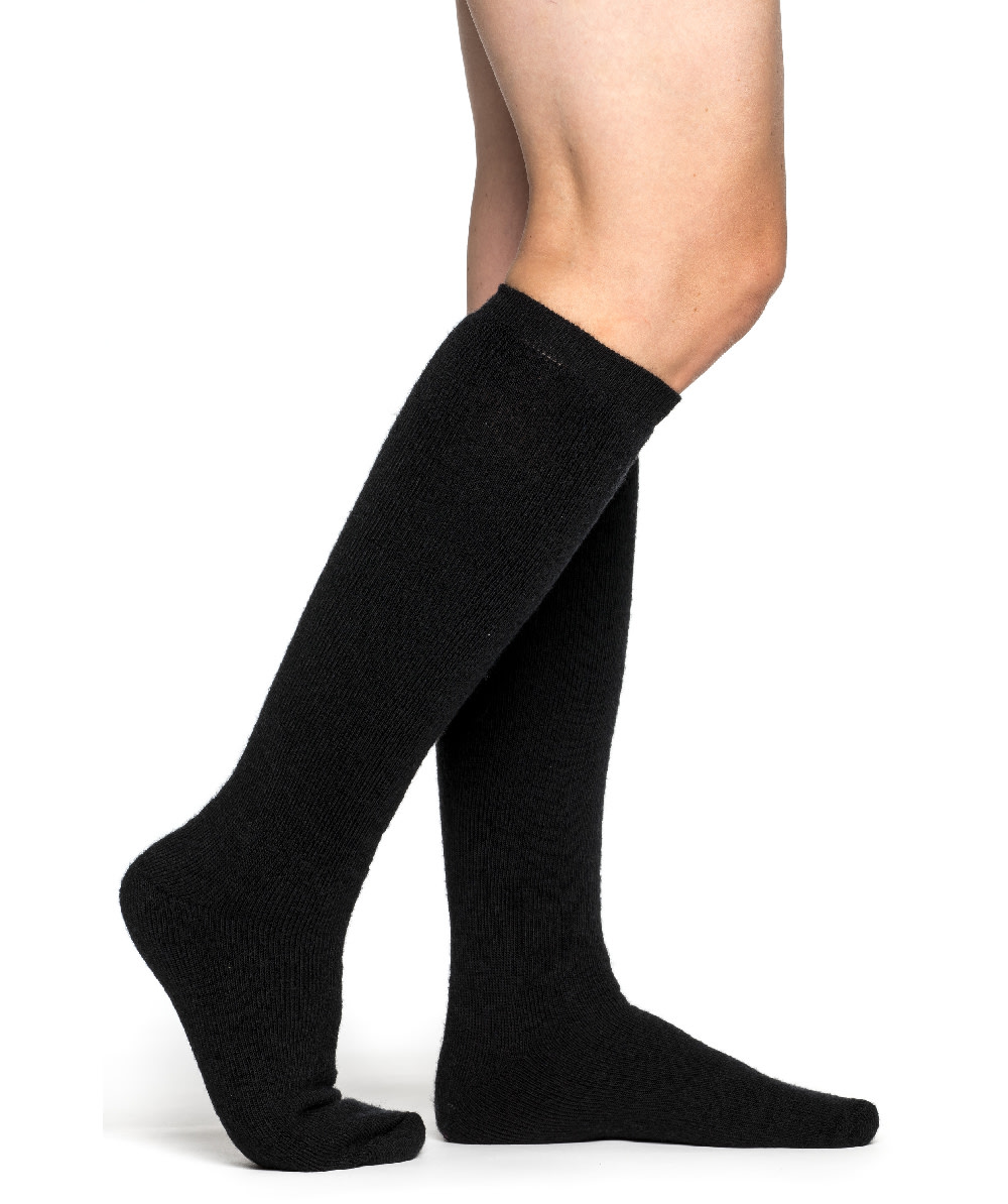 Woolpower Socks Knee-high 400 / Chaussettes hautes en mrinos noir - commander en ligne chez KOX | XXWP8484S