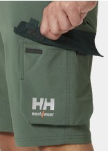 Short de travail Helly Hansen Oxford 4X Cargo Spruce / Darkest Spruce - commander en ligne chez KOX | XXHH77508GR